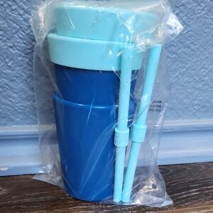 NWT 2 RETIRED Silipint 8 oz Kids Straw Tumbler Deep Pool Blue Aqua